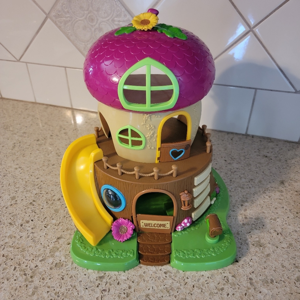 Li'l Woodzeez acorn treehouse